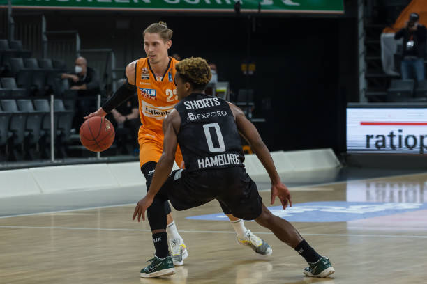 也是他团队 也是他团队